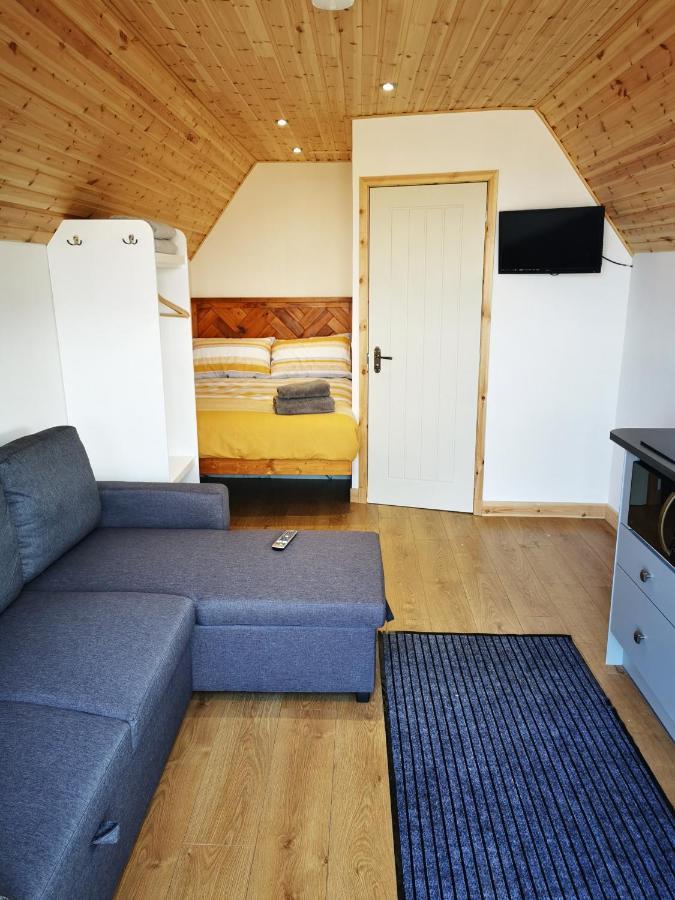 Gowanview Glamping Hotel Банф Екстериор снимка