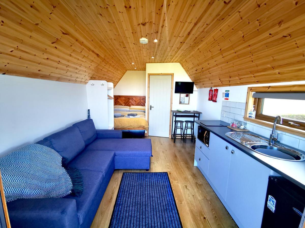 Gowanview Glamping Hotel Банф Екстериор снимка
